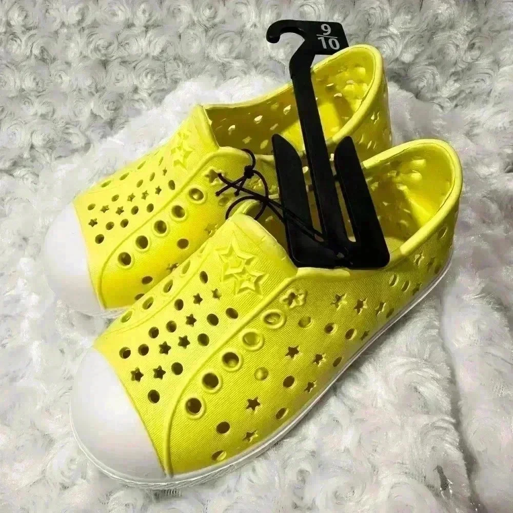 Wonder Nation Girls Size 9-10 Slip On Yellow Stars Shoes‎ NEW